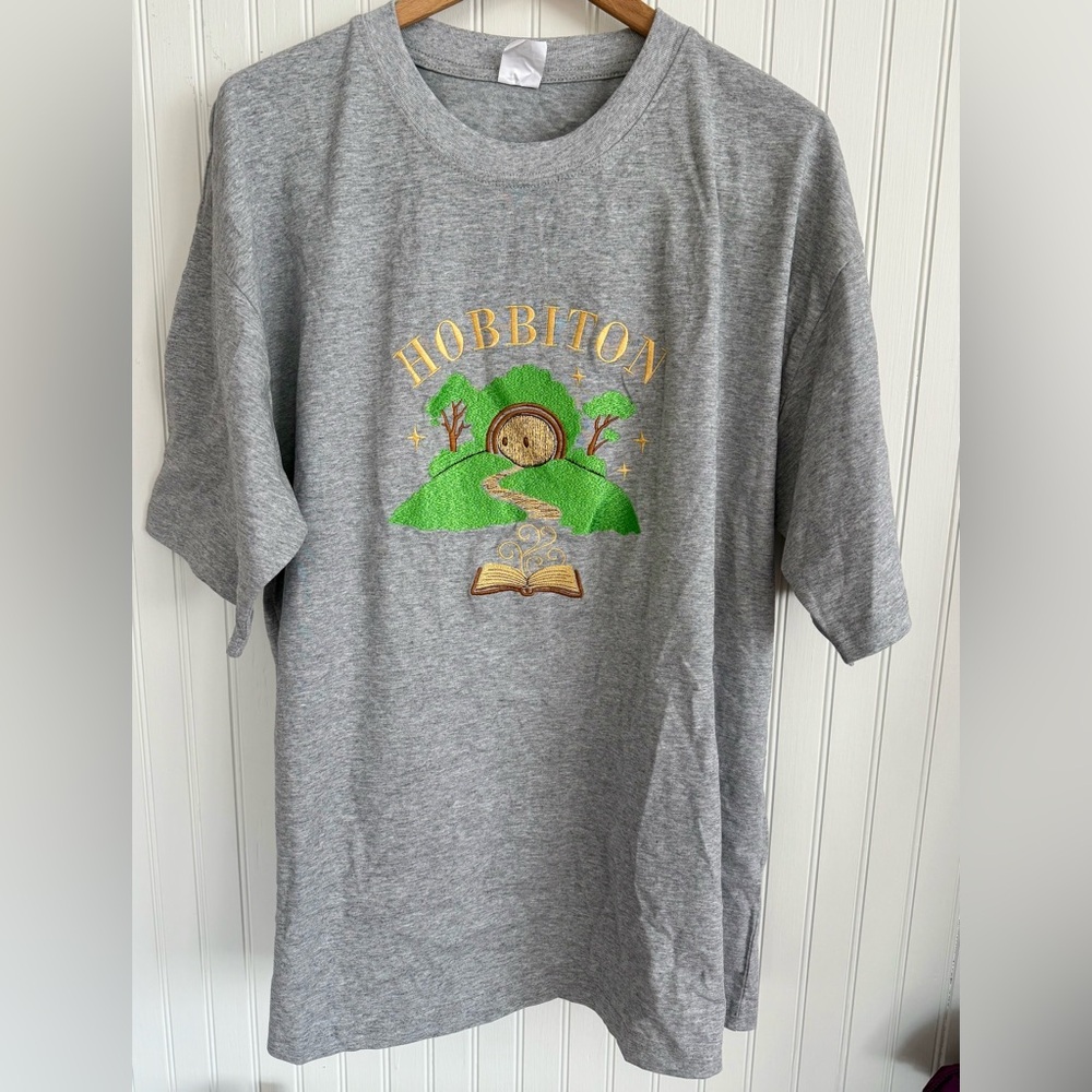 Gray Hobbiton Men’s T-Shirt Size XL